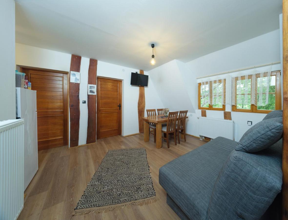 פליטויקה סלו Yeti Cabin מראה חיצוני תמונה