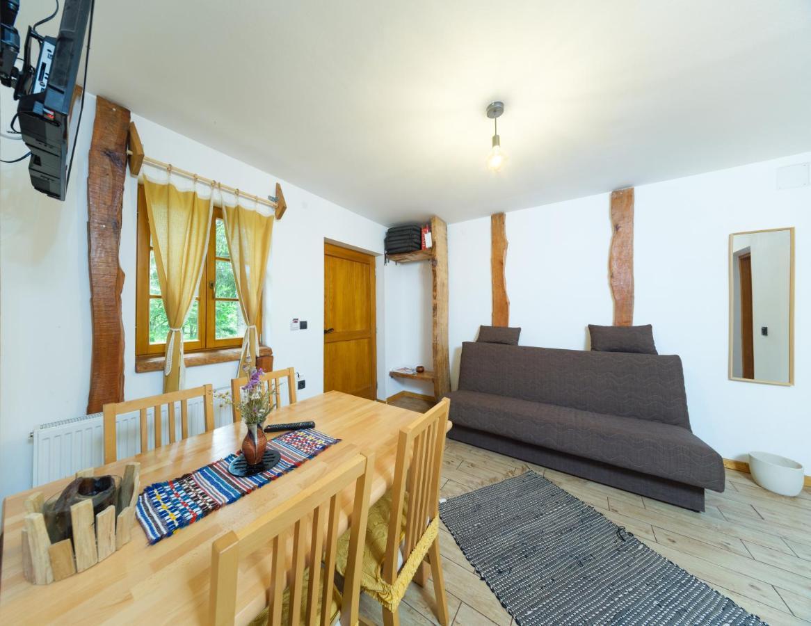 פליטויקה סלו Yeti Cabin מראה חיצוני תמונה